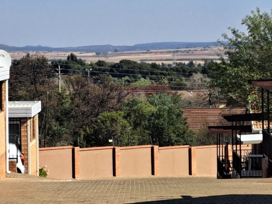 2 Bedroom Property for Sale in Langenhovenpark Free State